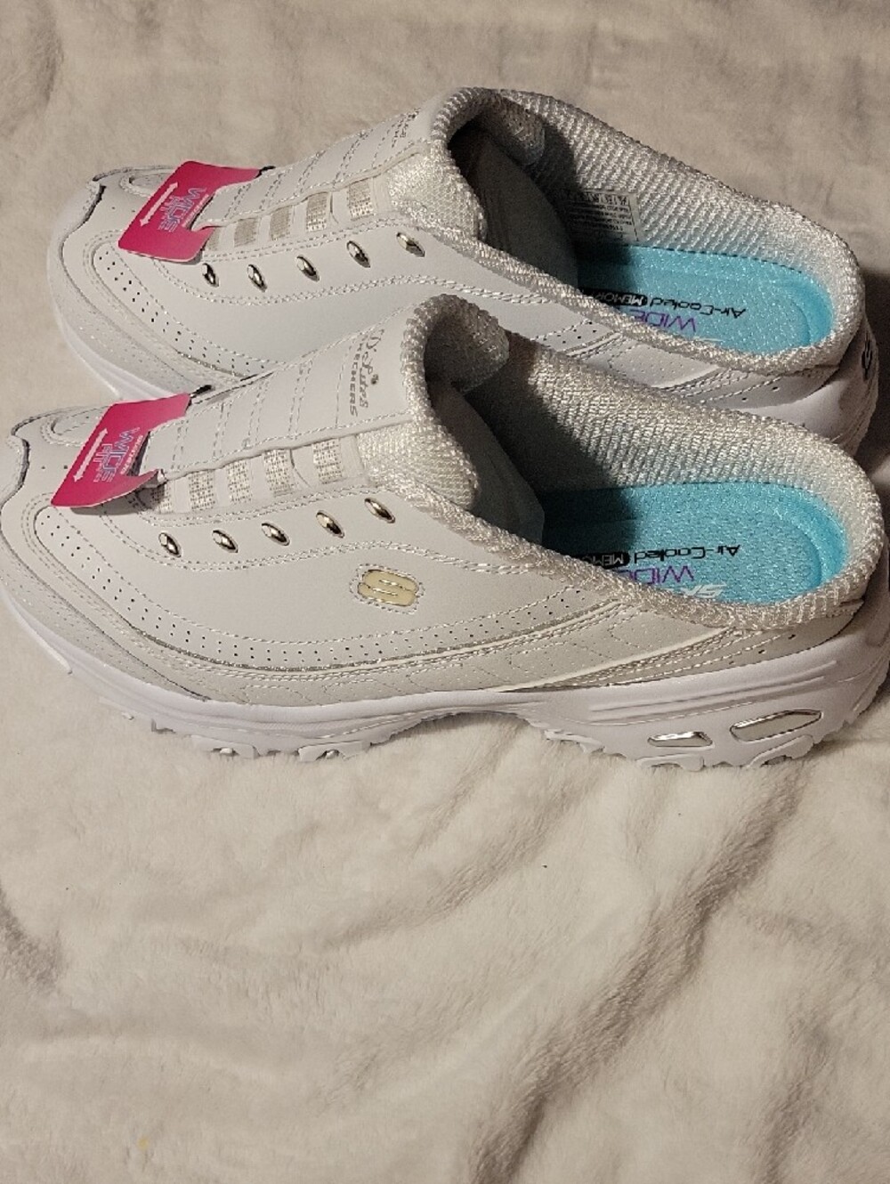 Skechers Women's White Slip-On Sneakers with Light Blue Insole - Picture 4 of 6